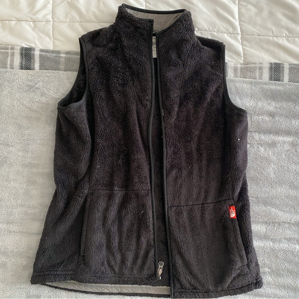 zip up vest